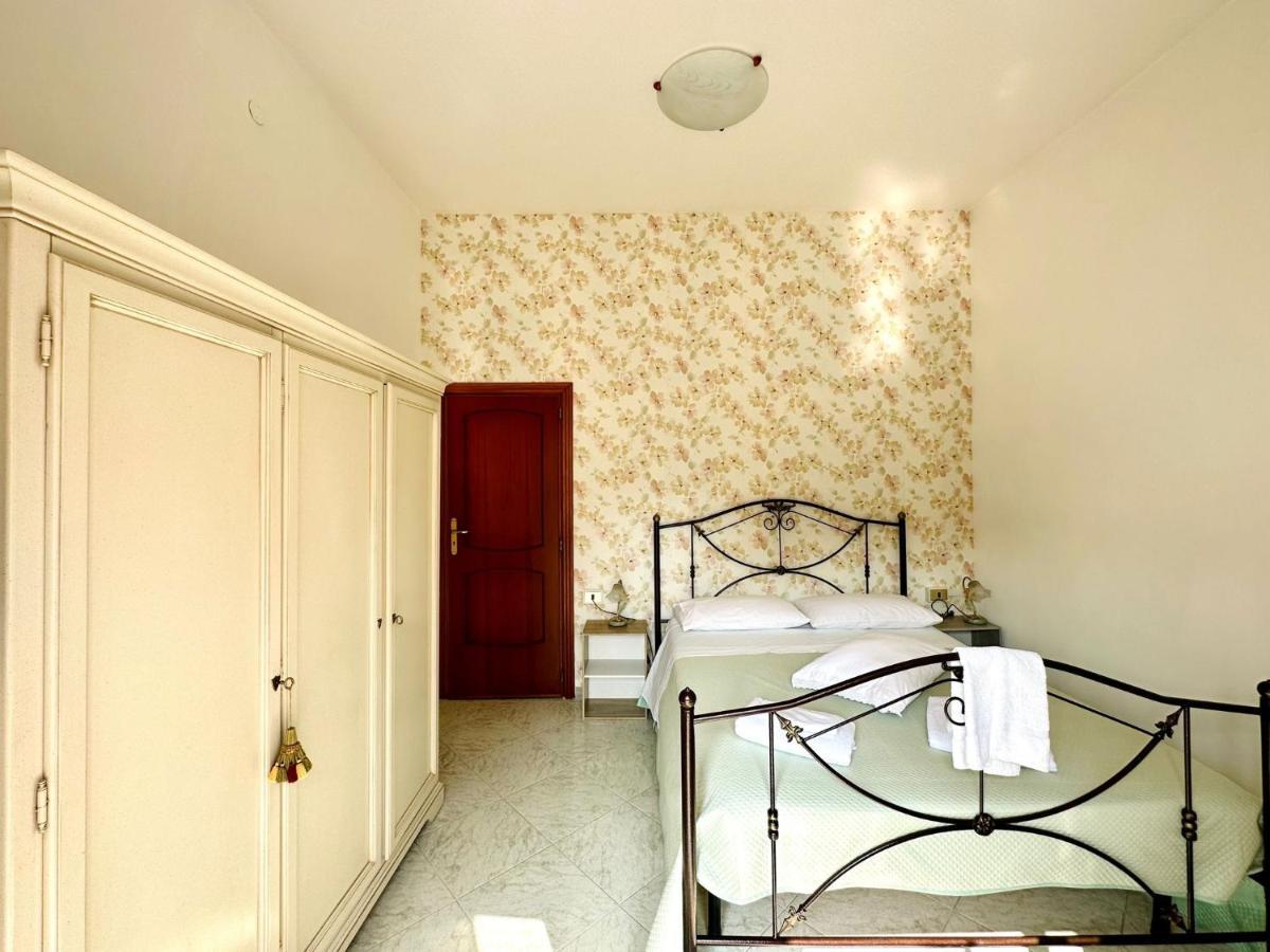 Bed and Breakfast Family Relax Caracciolo à Naples Extérieur photo