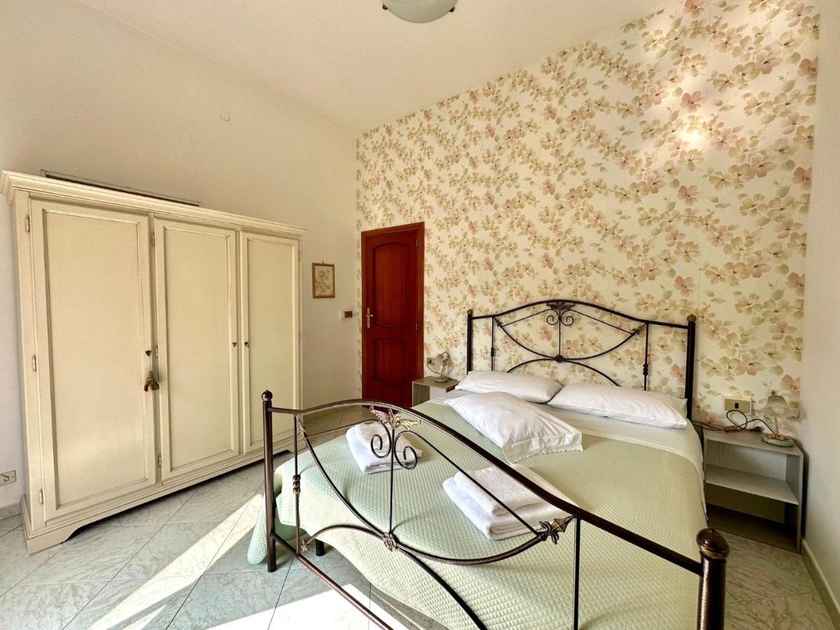 Bed and Breakfast Family Relax Caracciolo à Naples Extérieur photo
