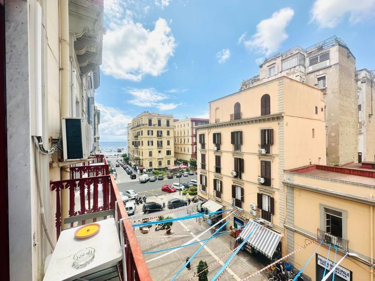 Bed and Breakfast Family Relax Caracciolo à Naples Extérieur photo